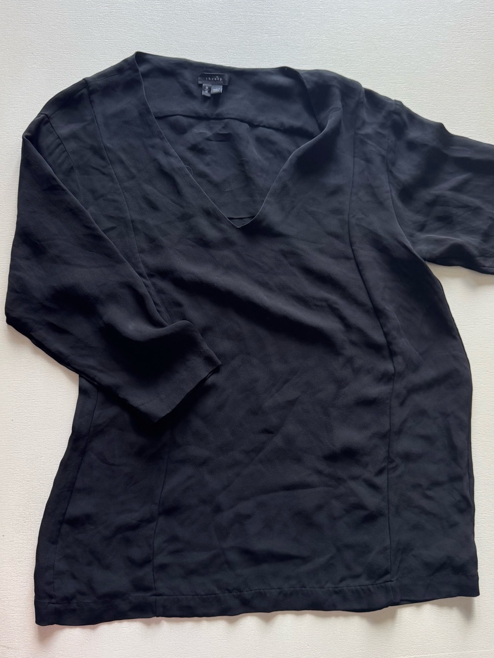Theory Women V-Neck Quarter Sleeve